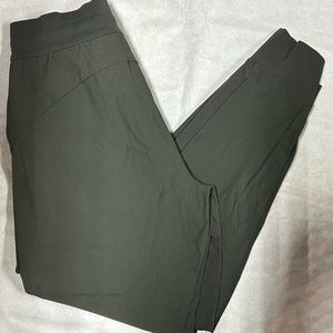 Athleta Headlands Hybrid Trek Jogger 12 peat